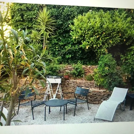 شقة 300 M De La Avec Jardin 100m2 *